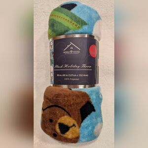 Noble House HOLIDAY PALS 50x60 Plush Holiday Throw NIP